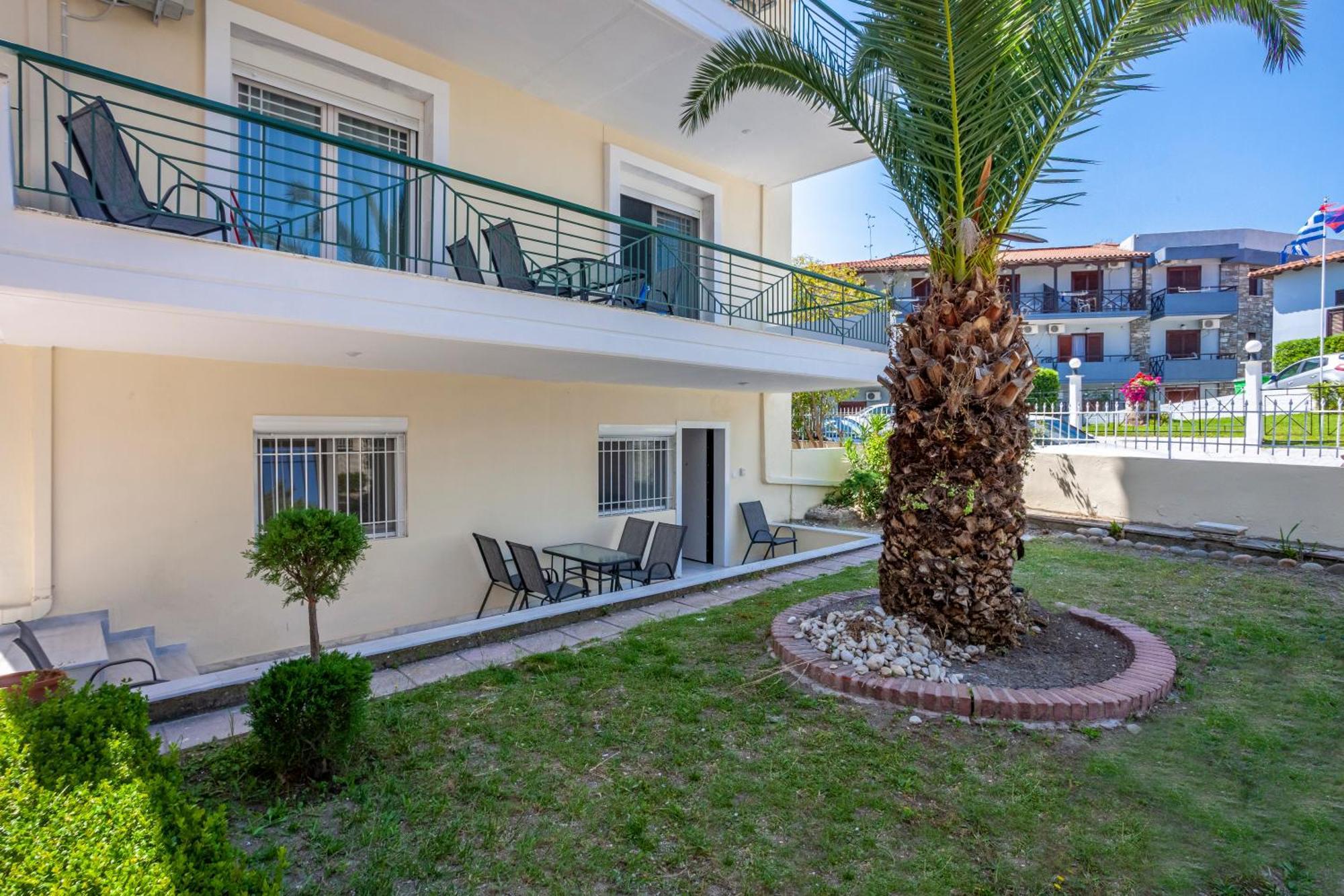 Aris Luxury Apartments Pefkochori Bagian luar foto