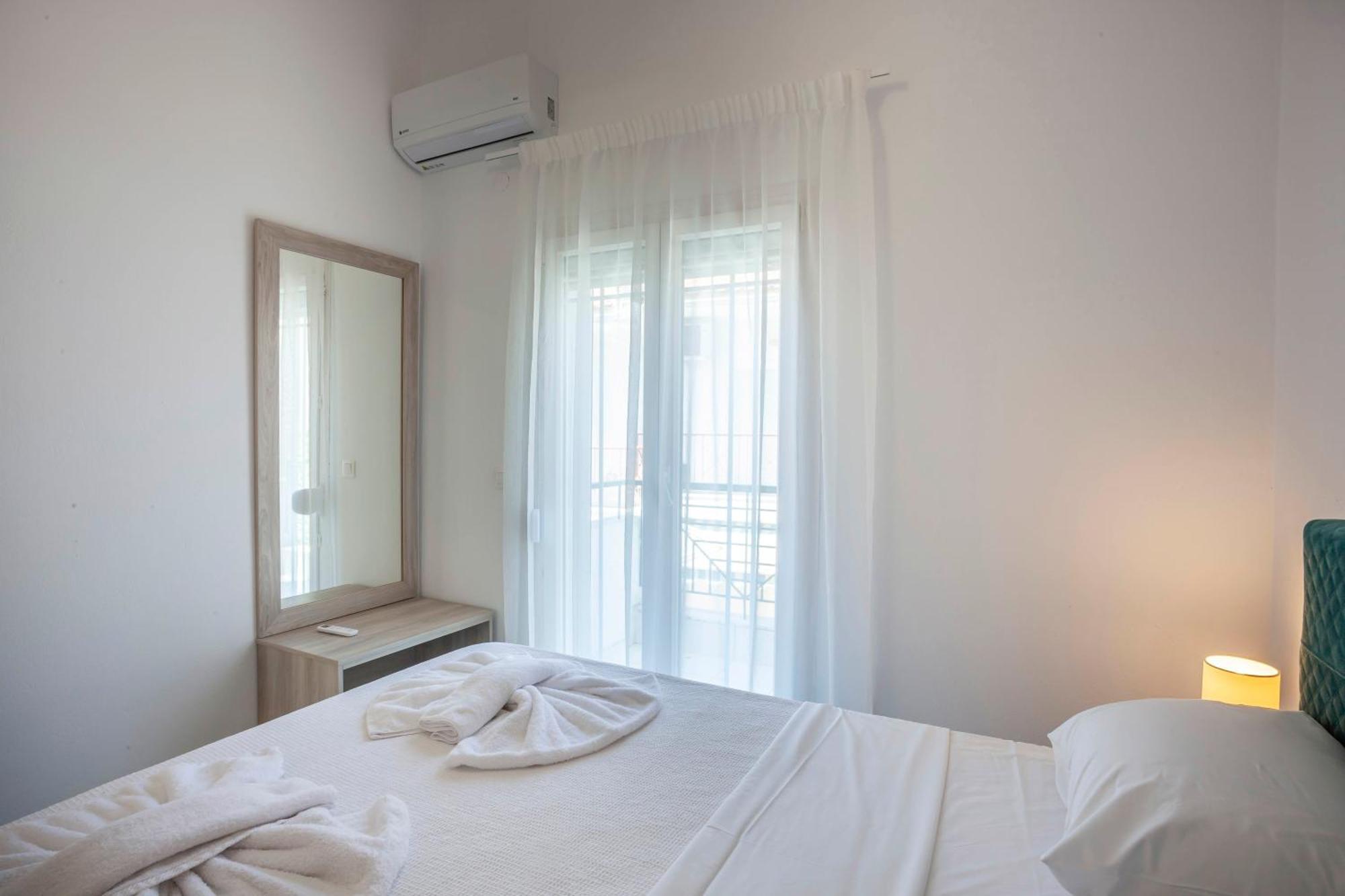 Aris Luxury Apartments Pefkochori Bagian luar foto