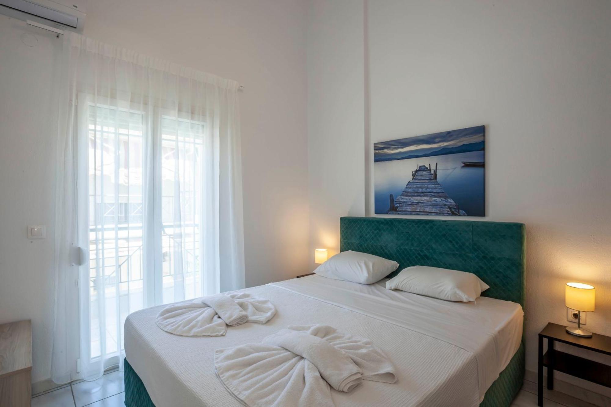 Aris Luxury Apartments Pefkochori Bagian luar foto