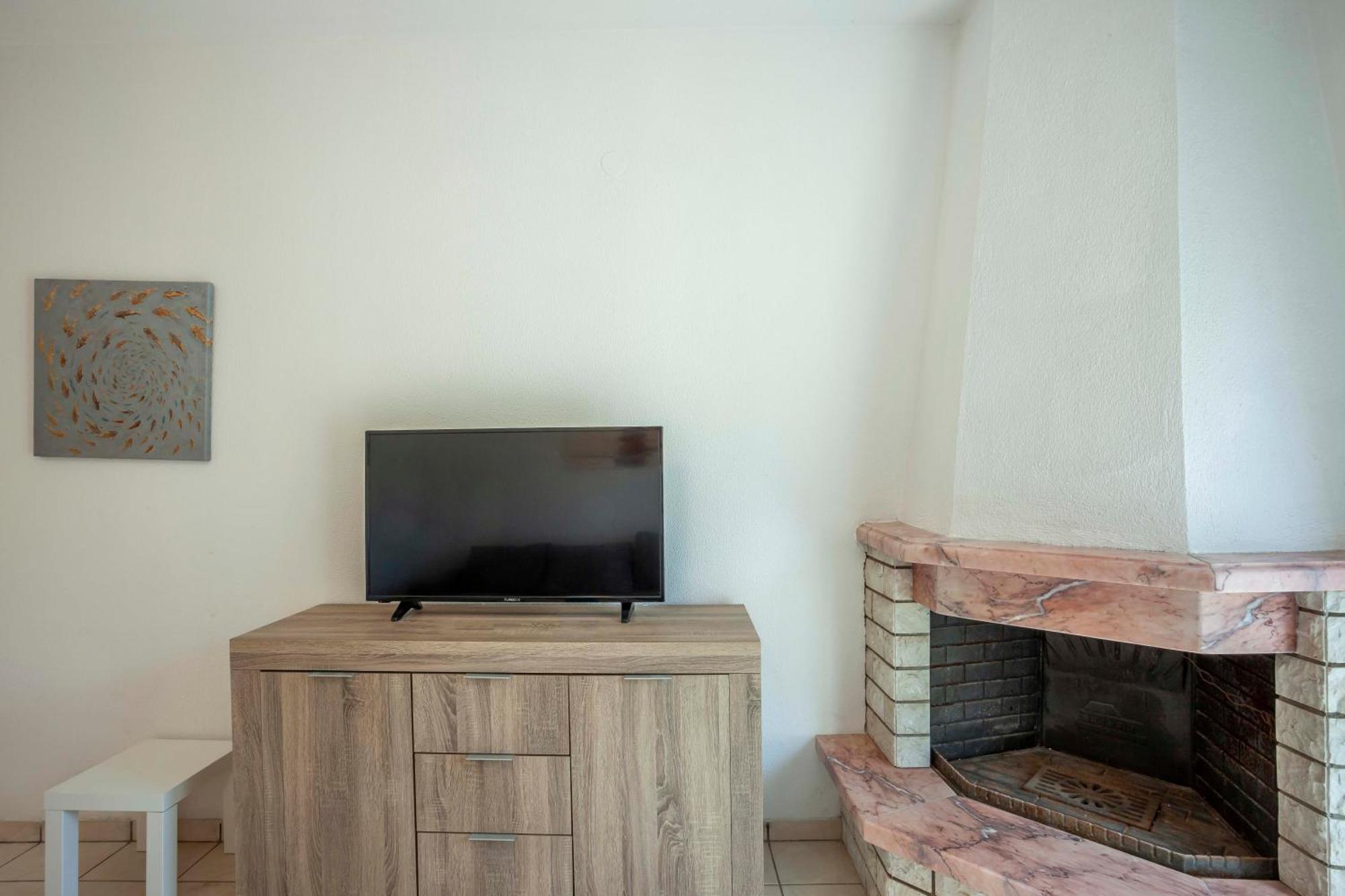 Aris Luxury Apartments Pefkochori Bagian luar foto