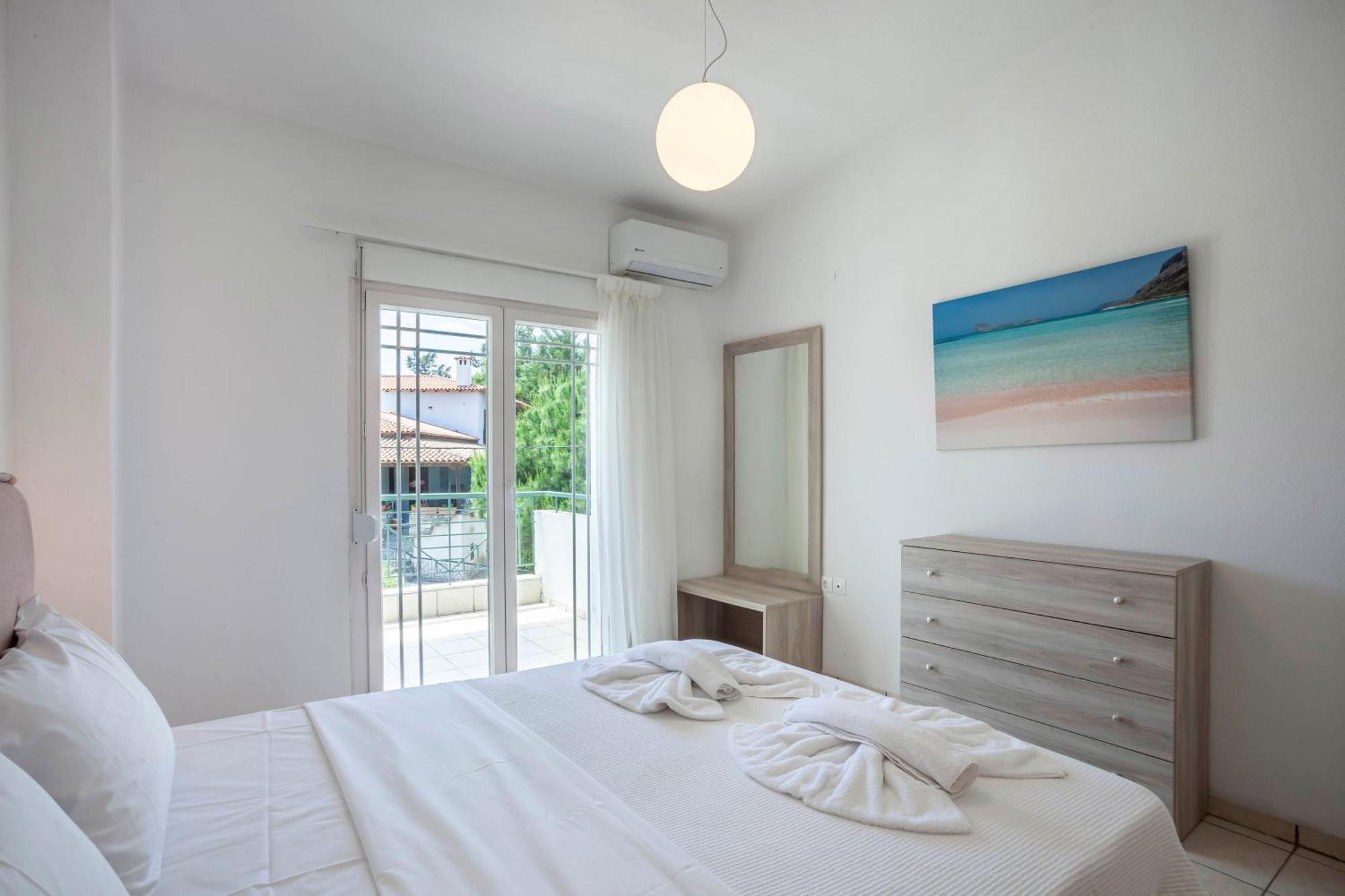 Aris Luxury Apartments Pefkochori Bagian luar foto
