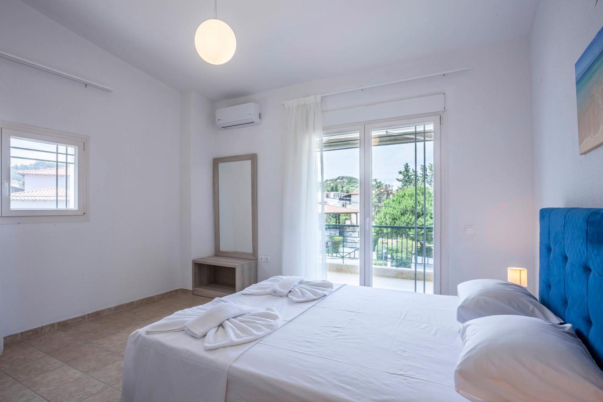 Aris Luxury Apartments Pefkochori Bagian luar foto