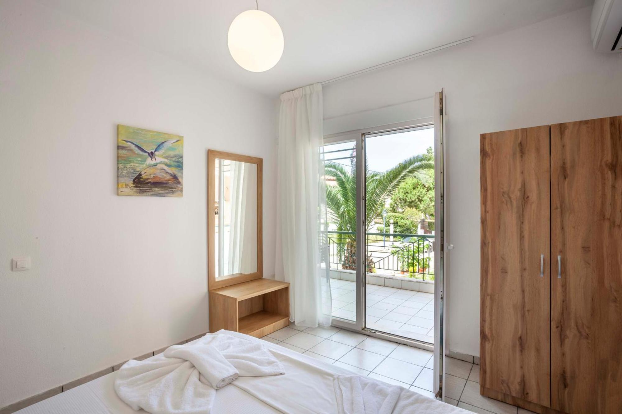 Aris Luxury Apartments Pefkochori Bagian luar foto